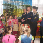 Дошкольники показывают кадетам детский сад