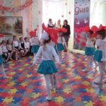 Танец в исполнение девочек подготовительной группы
